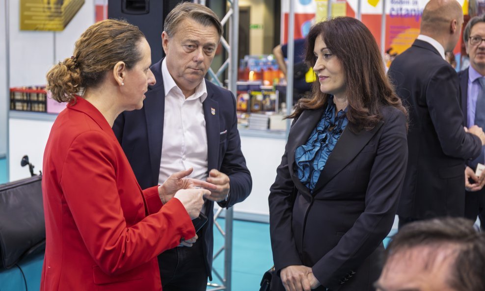 Nina Obuljen Koržinek, Goran Ivanović i Nataša Tramišak