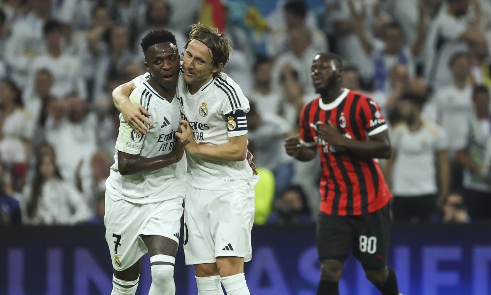 Vinicius i Modrić