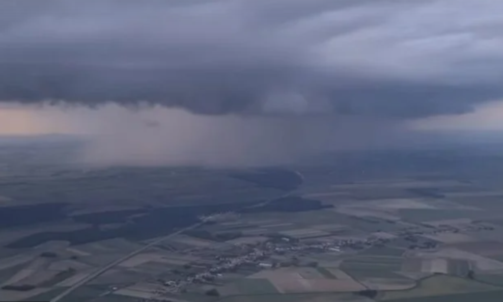 Nevrijeme iznad Osijeka