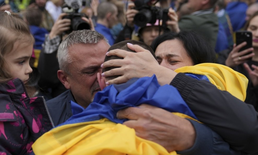 Ukrajinski zarobljenici vraćeni su kući