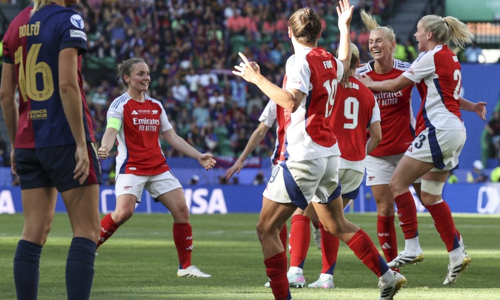 Slavlje nogometašica Arsenala