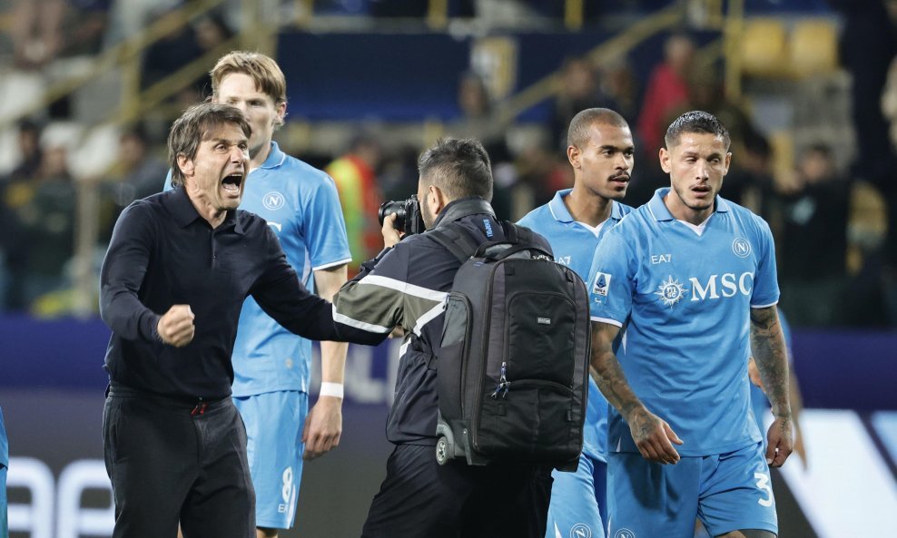 Antonio Conte u deliriju nakon osvojenog naslova