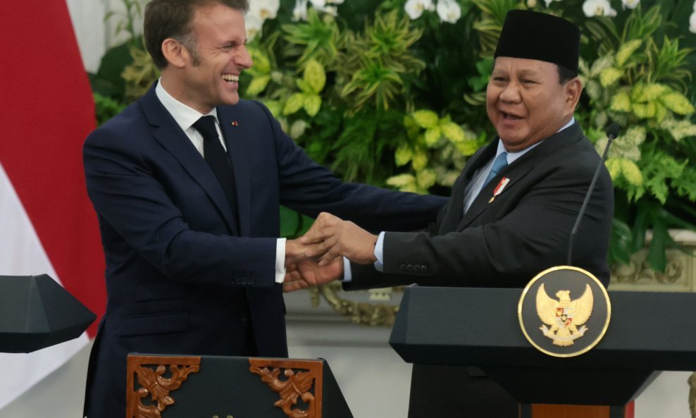Emmanuel Macron s predsjednikom Indonezije u Đakarti