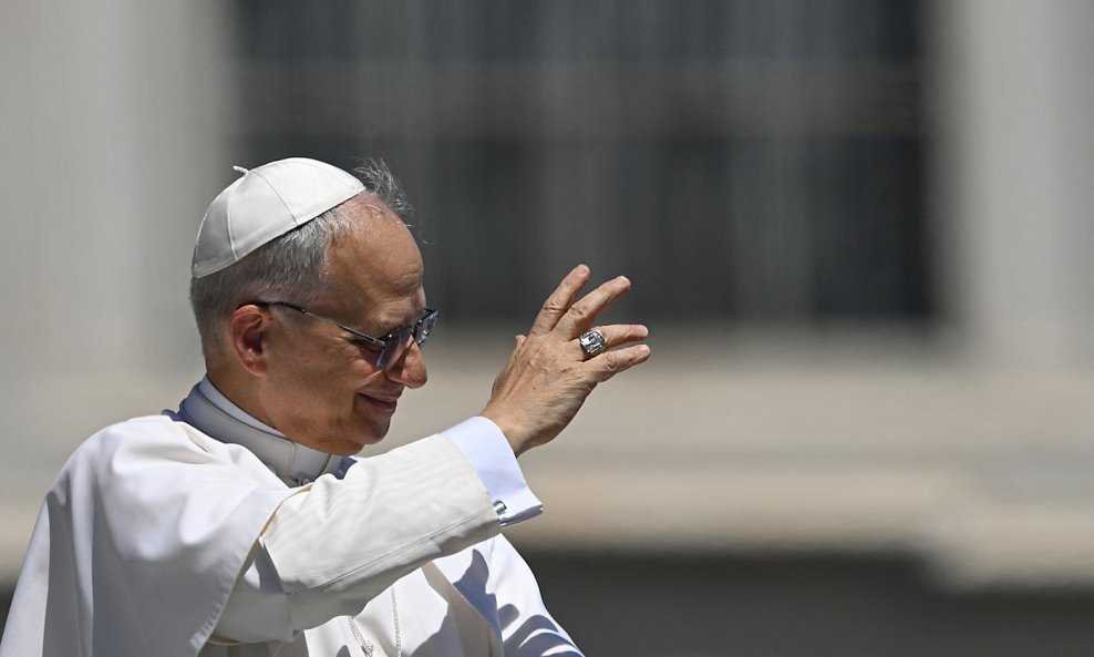 Papa Lav XIV.