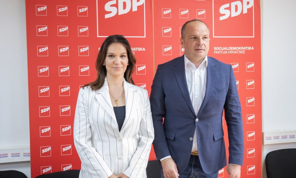 Anita Bonačić Obradović i Siniša Hajdaš Dončić