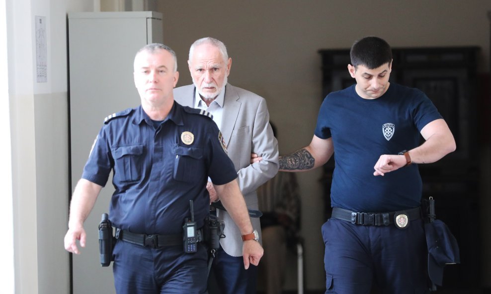 Mario Pečaver