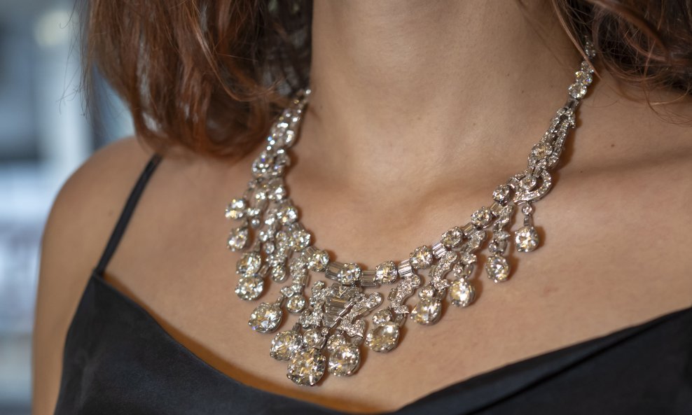 Ogrlica Cartier