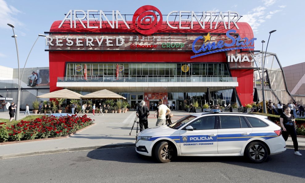 Evakuiran Arena centar u Zagrebu
