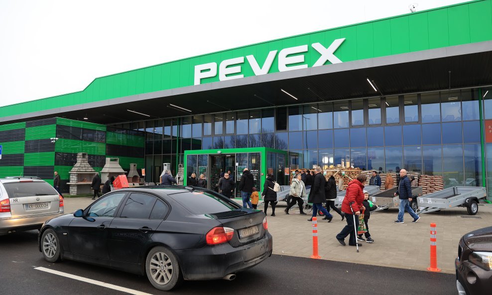 Pevex