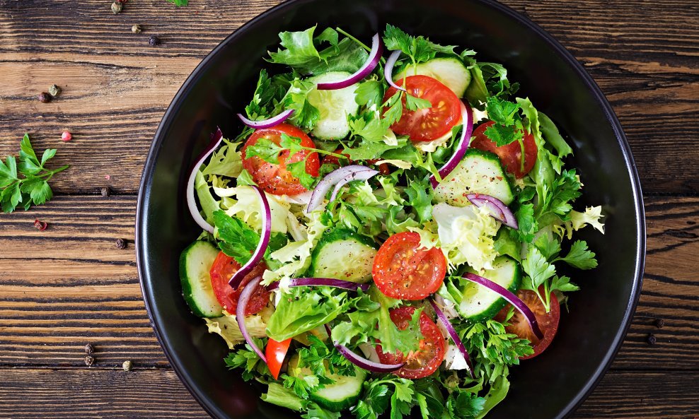 Salata se ne bi smjela konzumirati u većim količinama uz lijekove koji sadrže varfarin
