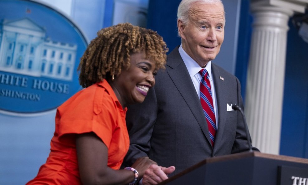 Karine Jean-Pierre i Joe Biden
