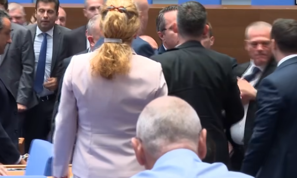 Naguravanje u bugarskom parlamentu