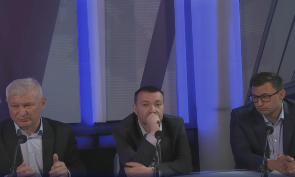 U mreži prvog
