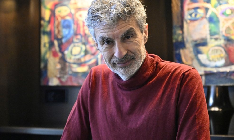 Yoshua Bengio