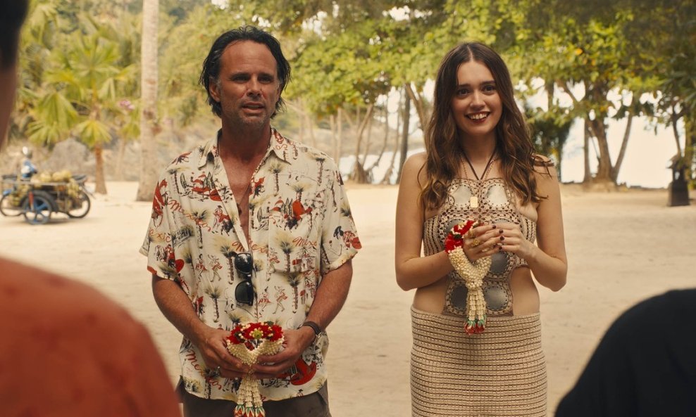 Walton Goggins i Aimee Lou Wood