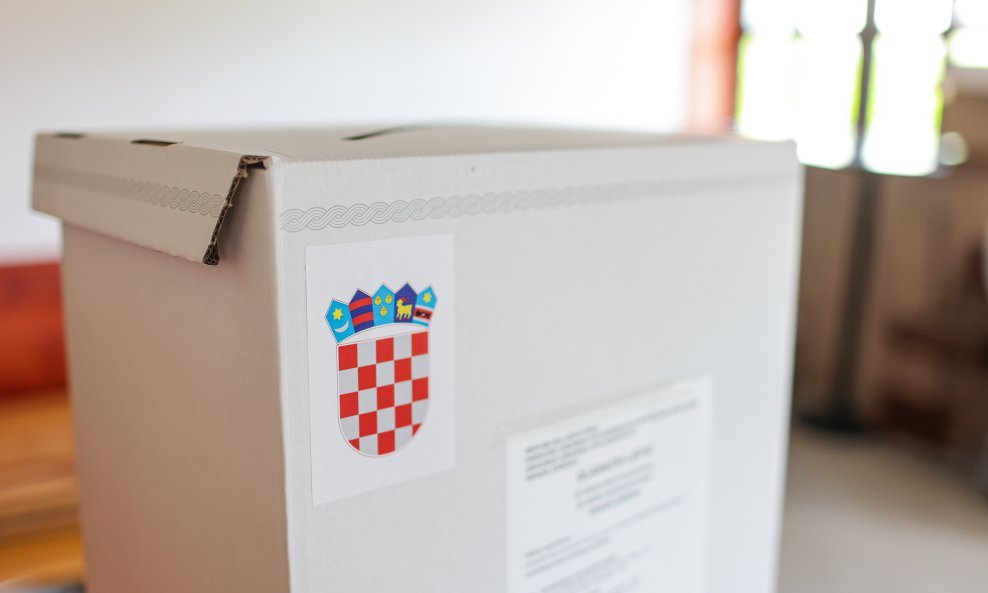 Glasačka kutija