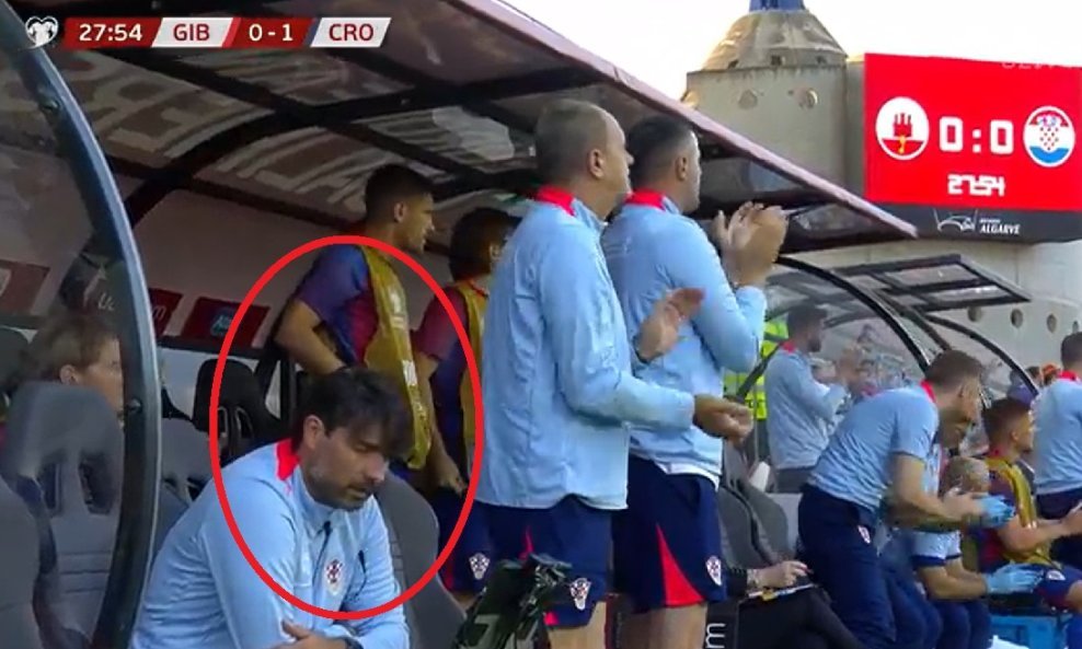 Ćorluka vrti glavom