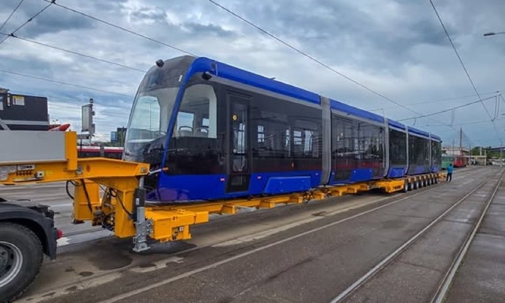 Novi tramvaj turskog proizvođača Bozankaye u Beogradu