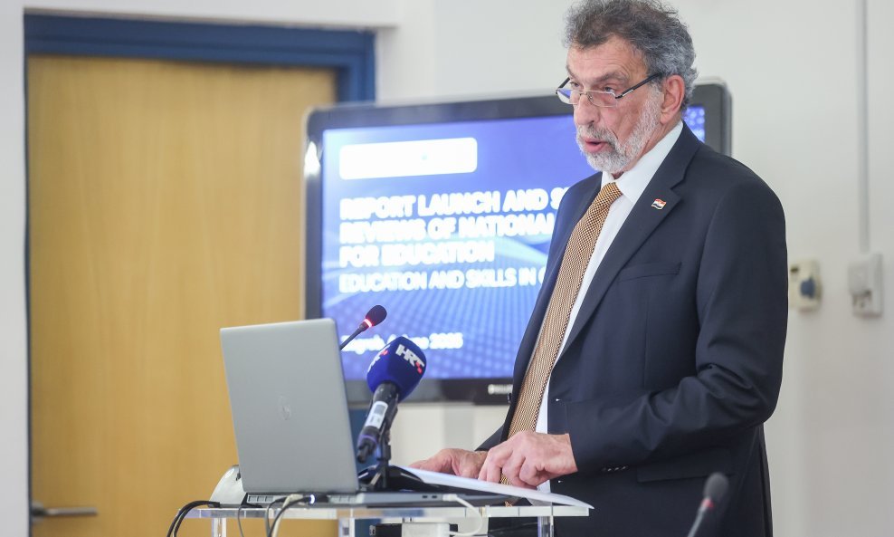 Radovan Fuchs, ministar znanosti i obrazovanja