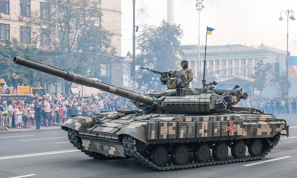 Ukrajinski T-64BV na paradi u Kijevu 2021. godine