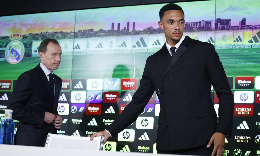 Trent Alexander-Arnold i Emilio Burtragueno