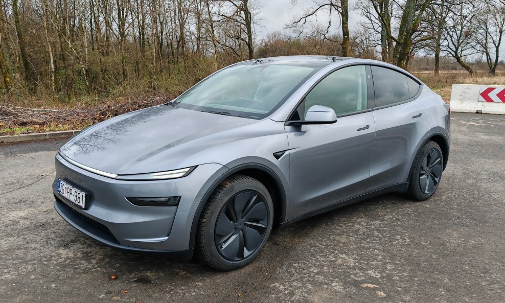 Tesla Model Y Long Range All-Wheel