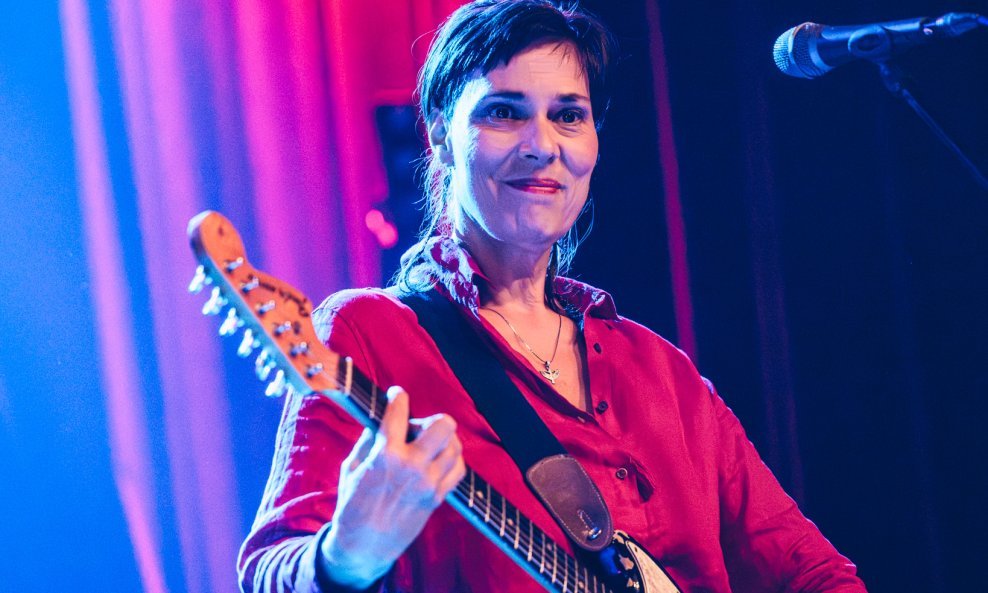 Laetitia Sadier, nevidljiva sila Stereolaba, sretna i zadovoljna baš kao i gotovo tisuću okupljenih