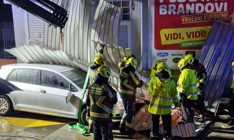 Olujno nevrijeme u Rovinju izazvalo velike štete