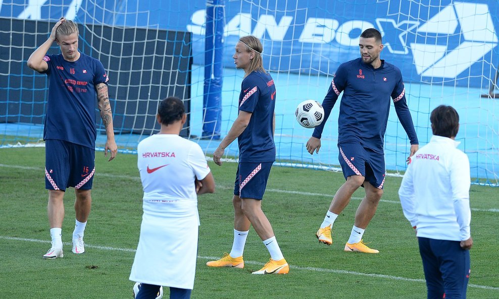Slijeva Tin Jedvaj, Domagoj Vida, Mateo Kovačić
