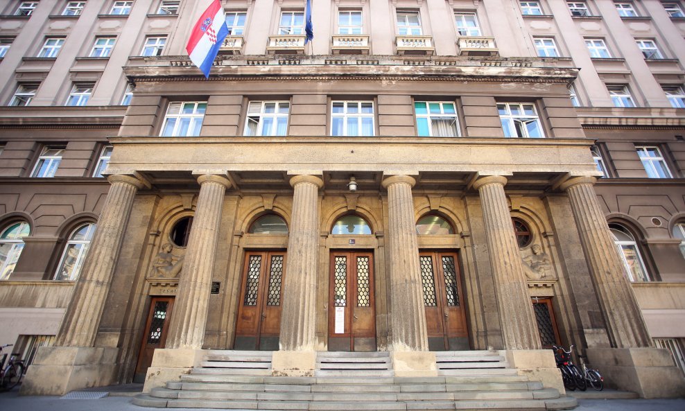 Zgrada HZZO-a u Zagrebu