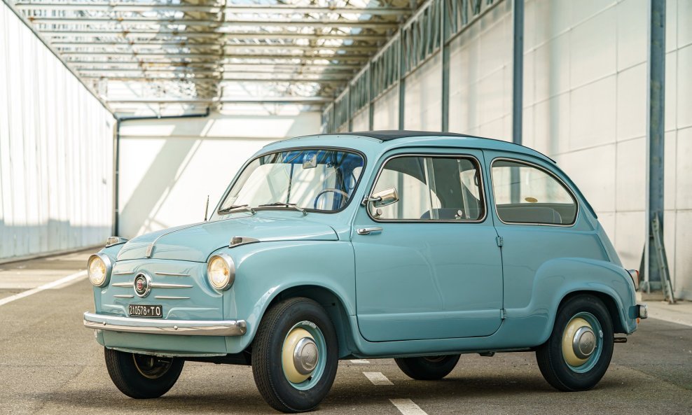Fiat 600 iz 1955. na utrci 1000 Miglia