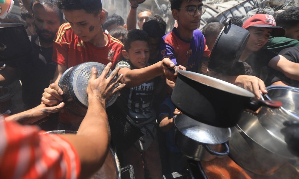 Gladni Palestinci u Gazi