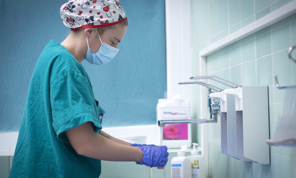 Problem nedostatka medicinskih sestara ima jednostavno rješenje (ilustracija)