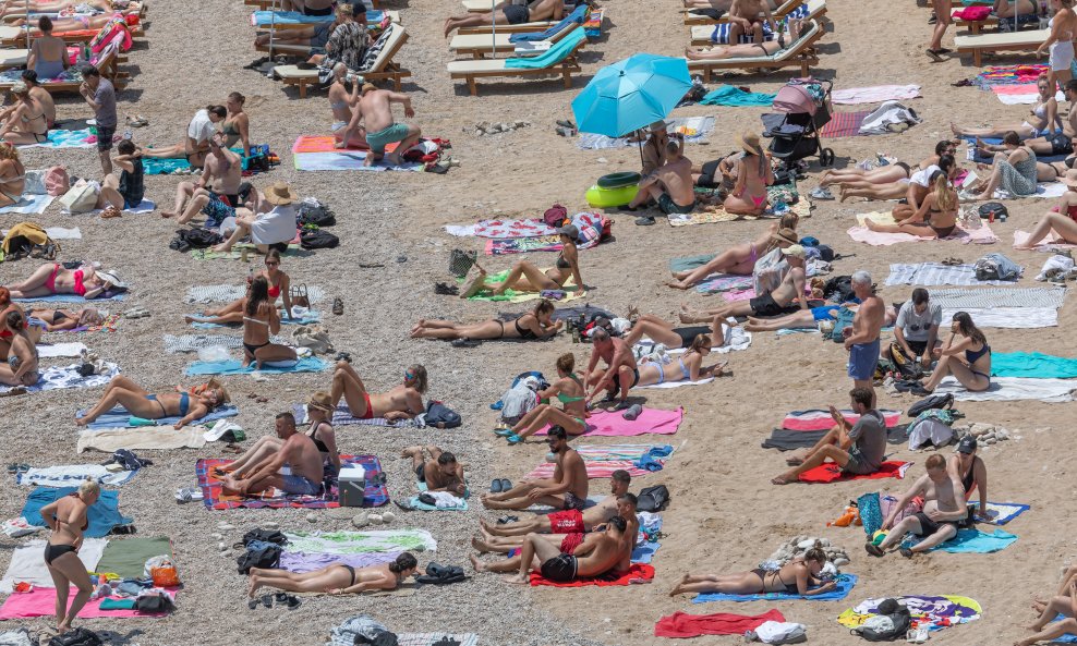 Dubrovnik: Pune plaže i turističke gužve u gradu