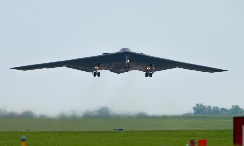Bombarder B2