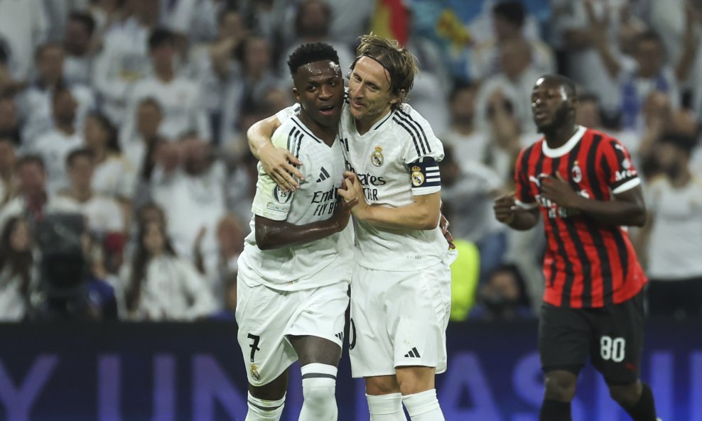 Vinicius i Modrić