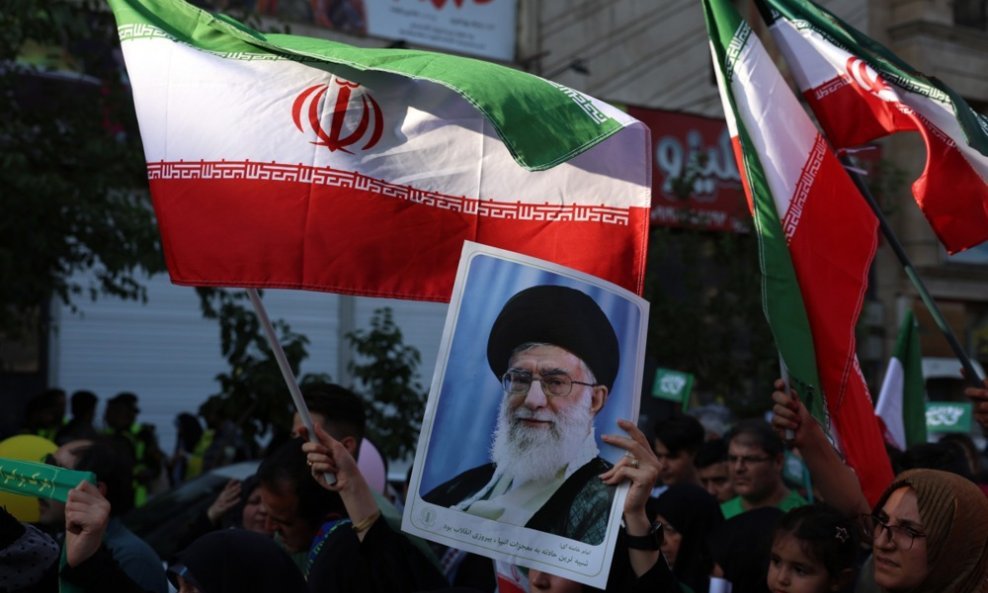 Izraelski obavještajci prijetili su smrću iranskim generalima ako se ne odreknu režima Alija Khameneija