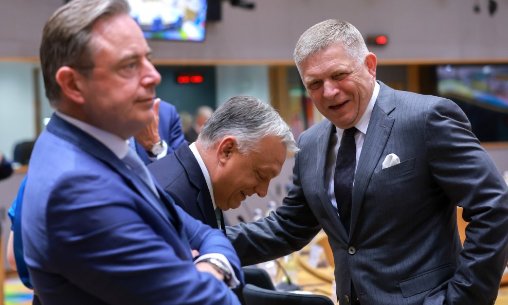 Bart De Wever, Viktor Orban i Robert Fico na NATO samitu u Bruxellesu