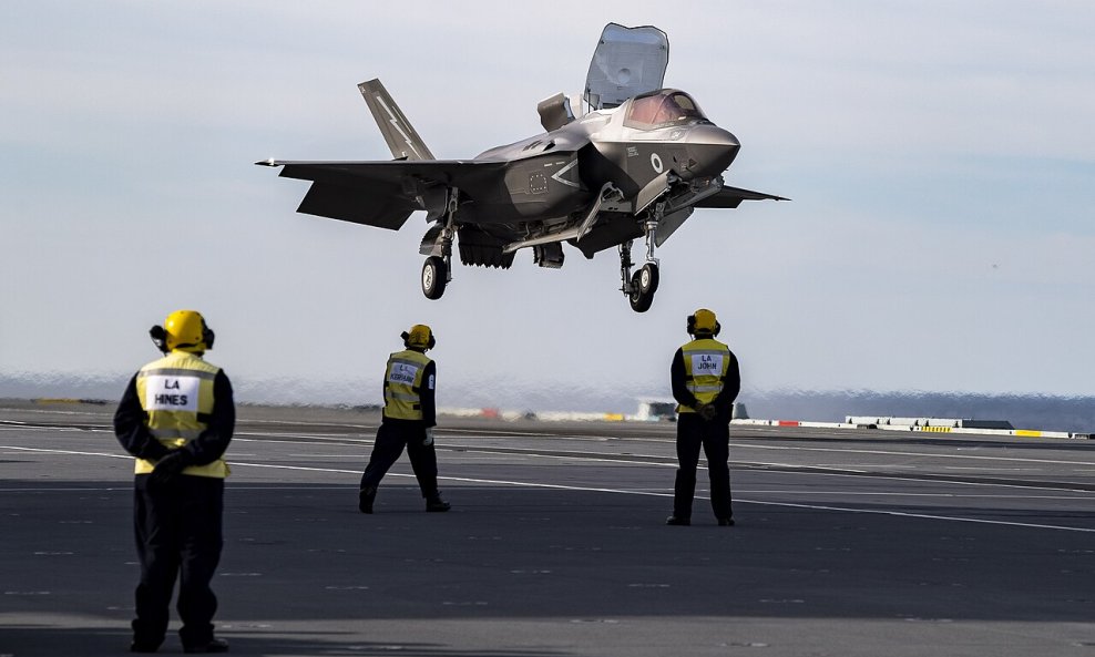 Palubnim lovcima F-35 namijenjena je veća integracija s dronovima