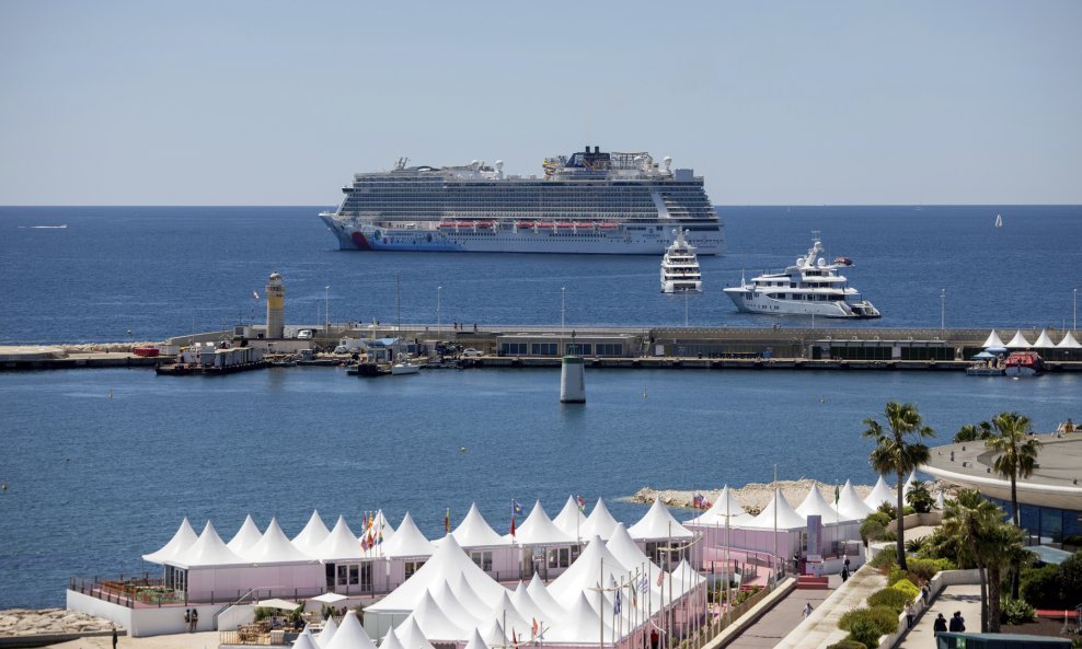 Kruzer u Cannesu