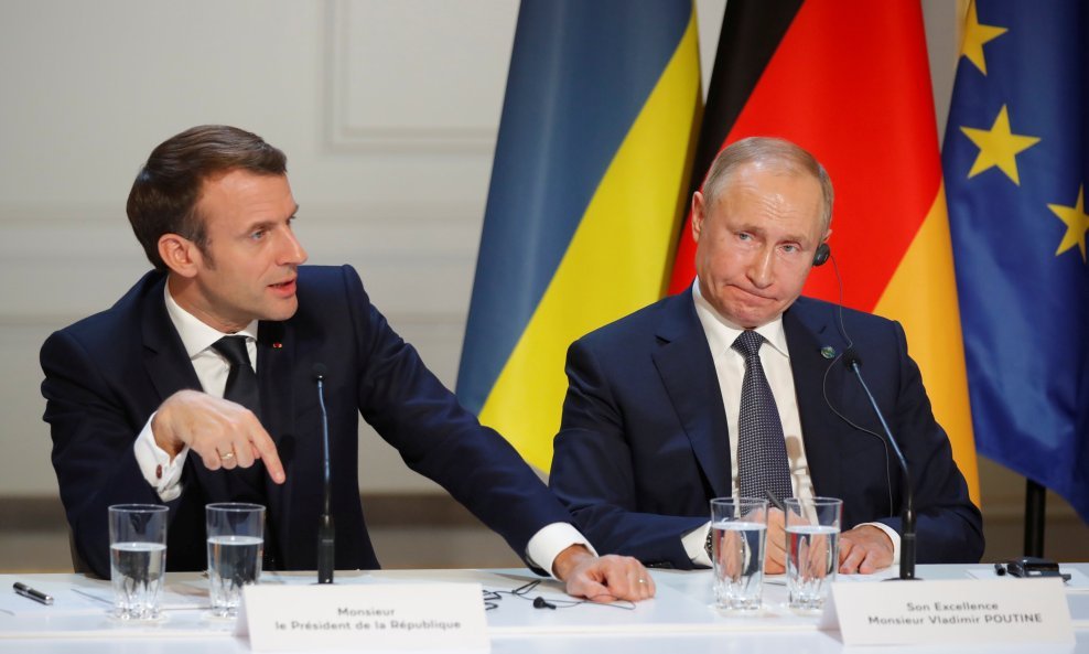 Emmanuel Macron i Vladimir Putin - arhiva