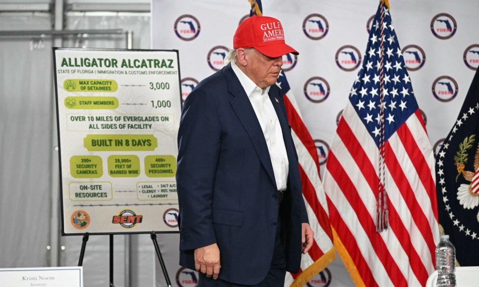Donald Trump u Aligator Alcatrazu