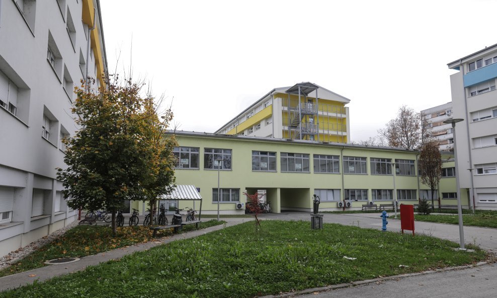 Studentski dom 'Cvjetno naselje'