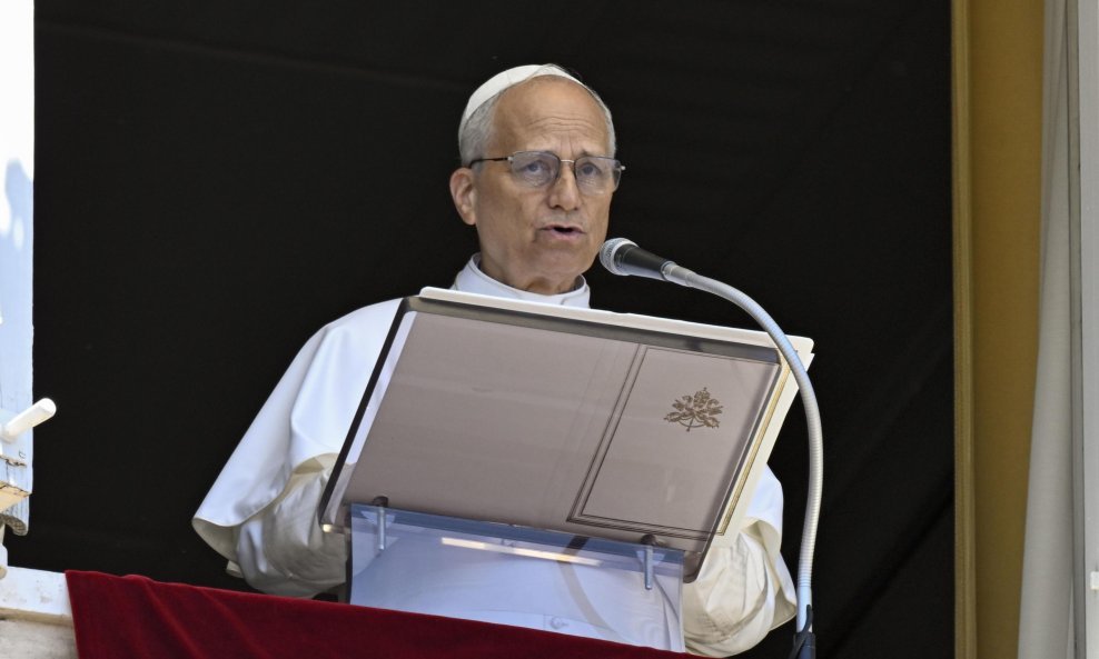 Papa Lav XIV.