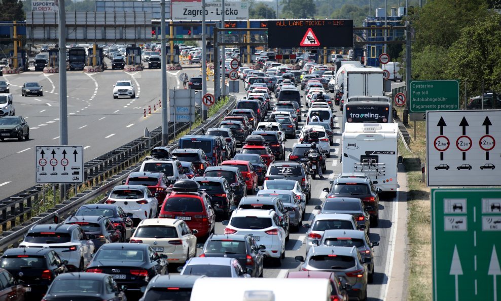 Zagreb: Velika gužva na naplatnoj postaji Lučko