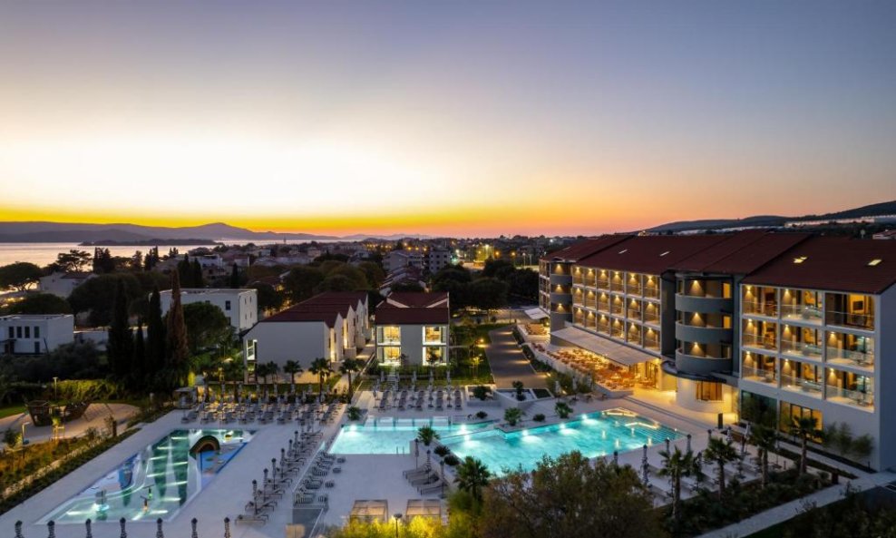 Molum Hotel & Residences