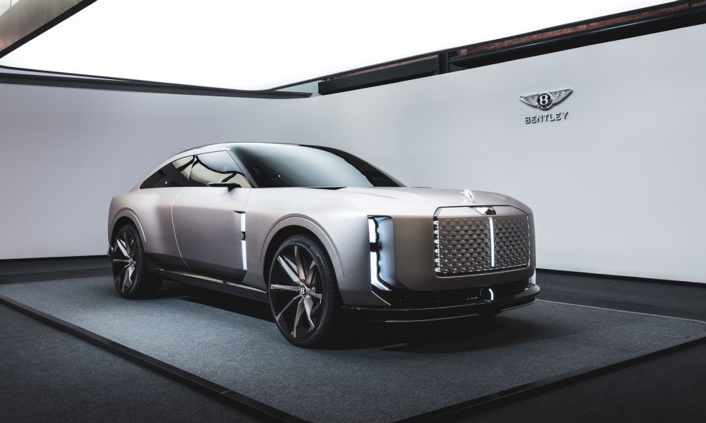 Bentley EXP 15 koncept je najava dizajnerskog jezika budućih modela Bentleya
