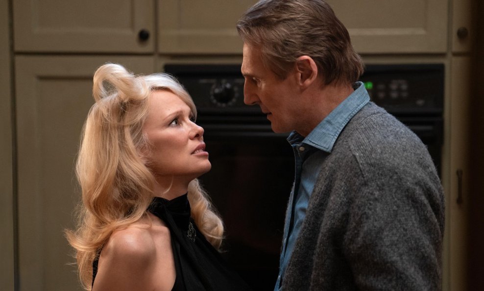 Pamela Anderson i Liam Neeson