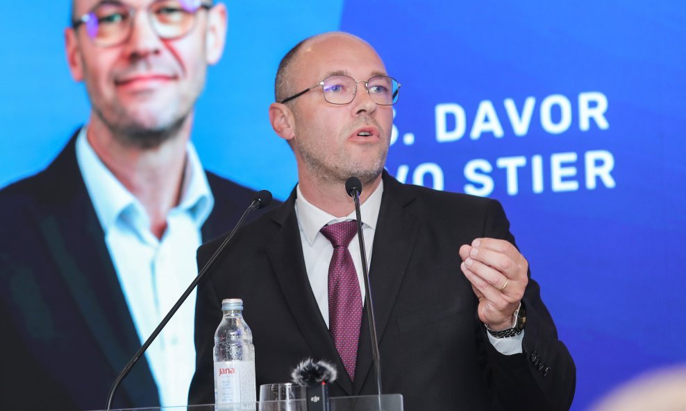Davor Ivo Stier