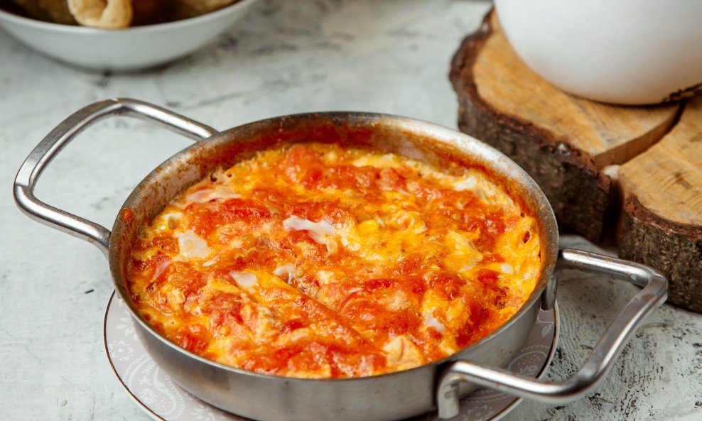 Omlet s rajčicama